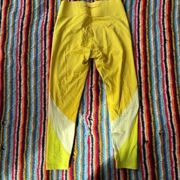 Outdoor Voices Yellow Compression 27” inseam leggings Large - Picture 4 of 4